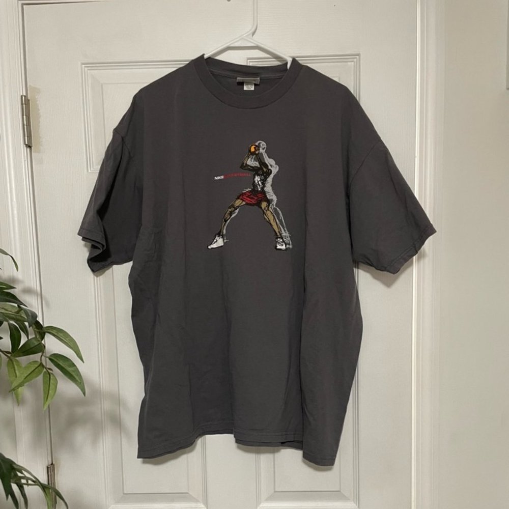2000s Nike Basketball Pump-fake Tee Shirt Grey Mens XL
